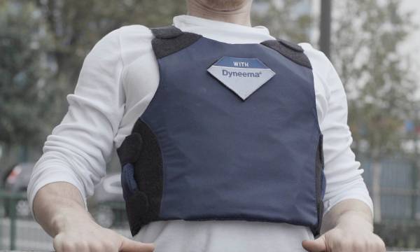 Dyneema bulletproof vest laser cutting